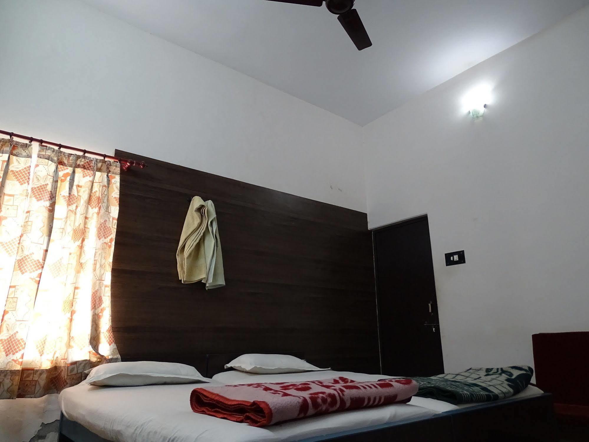 Teerth Guest House Varanasi Exterior foto